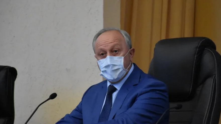 Очереди на морозе к расчетному центру СарРЦ: реакция губернатора