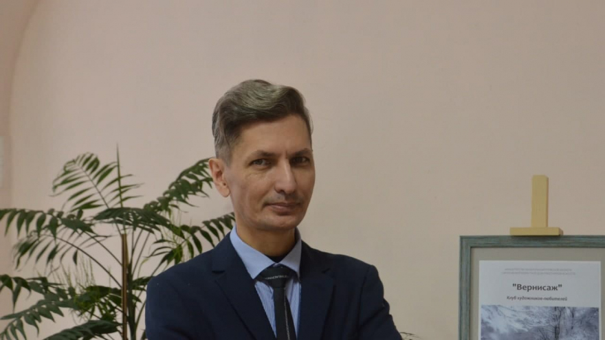 В Саратове 95-летие Дома работников искусств отметили в холодном помещении без крыши