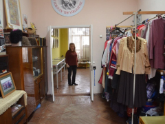 В Саратове 95-летие Дома работников искусств отметили в холодном помещении без крыши