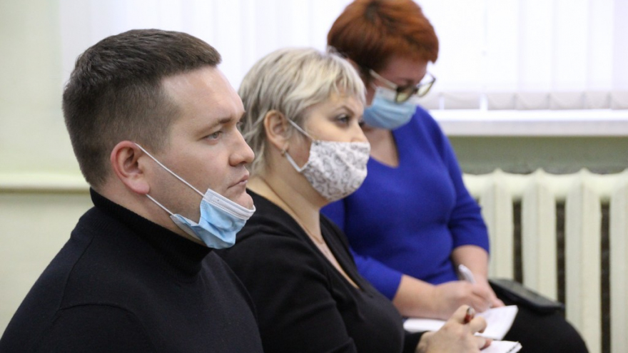 Жителям Пролетарки пообещали отремонтировать дороги и предложили создать новый парк