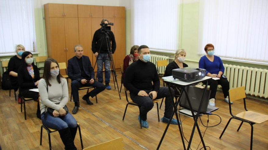 Жителям Пролетарки пообещали отремонтировать дороги и предложили создать новый парк