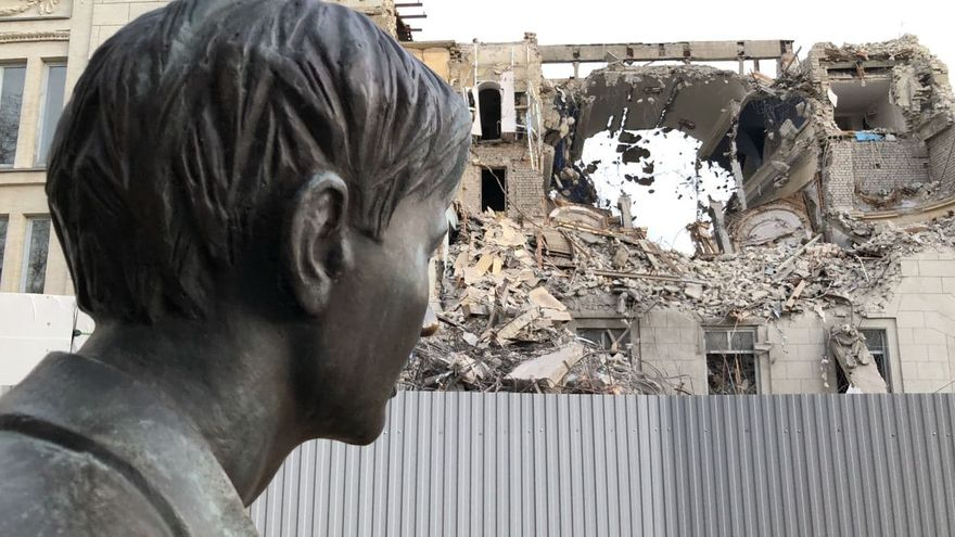 Реконструкция здания театра оперы и балета. Губернатору пожаловались на задержку зарплат