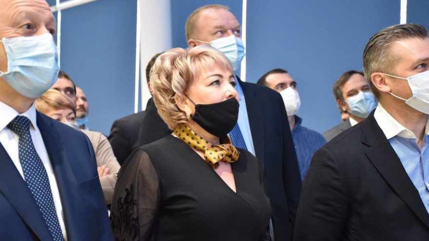 После масштабного ремонта в саратовском Теремке замглавы Минкультуры РФ и губернатору показали спектакль (фоторепортаж)