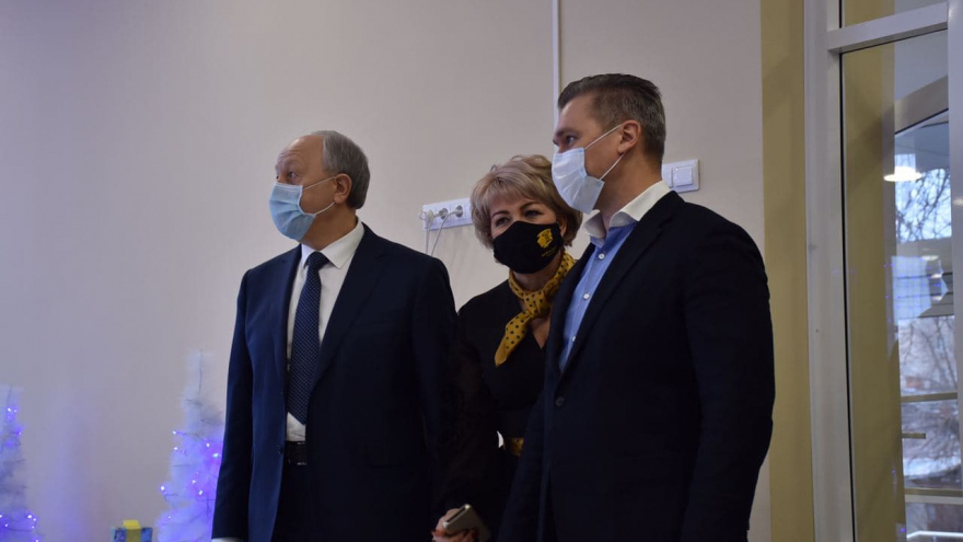 После масштабного ремонта в саратовском Теремке замглавы Минкультуры РФ и губернатору показали спектакль (фоторепортаж)