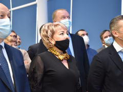 После масштабного ремонта в саратовском Теремке замглавы Минкультуры РФ и губернатору показали спектакль (фоторепортаж)