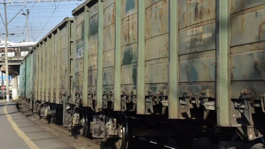 В Саратовской области поезд влетел в трактор