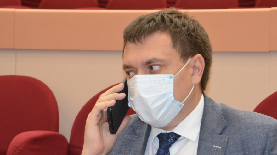 Глава минстроя пообещал жителям Солнечного-2 дорогу и еще одну поликлинику