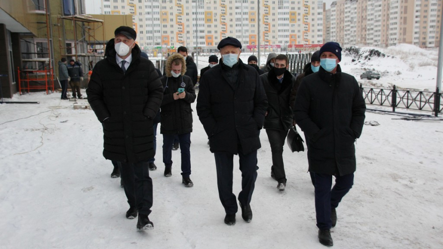 Как в лучших китайских залах!: губернатор оценил кожаные диваны во дворце водных видов спорта