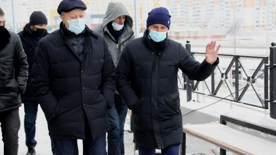 Как в лучших китайских залах!: губернатор оценил кожаные диваны во дворце водных видов спорта