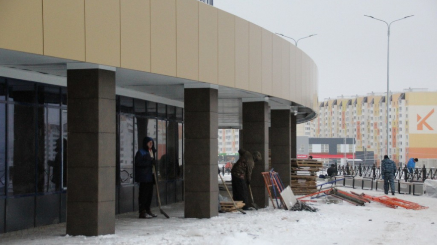 Как в лучших китайских залах!: губернатор оценил кожаные диваны во дворце водных видов спорта
