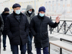 Как в лучших китайских залах!: губернатор оценил кожаные диваны во дворце водных видов спорта