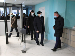 Как в лучших китайских залах!: губернатор оценил кожаные диваны во дворце водных видов спорта
