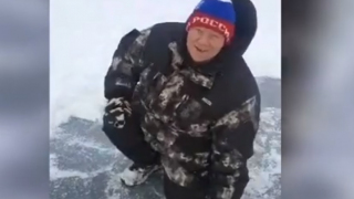 Не вижу я из-подо льда друга моего Бобра!: депутат Госдумы поздравил саратовцев с Новым годом