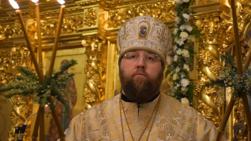 Рождественская служба и коронавирус: в саратовском храме прихожане игнорировали санитарные правила (фоторепортаж)
