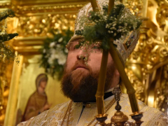 Рождественская служба и коронавирус: в саратовском храме прихожане игнорировали санитарные правила (фоторепортаж)