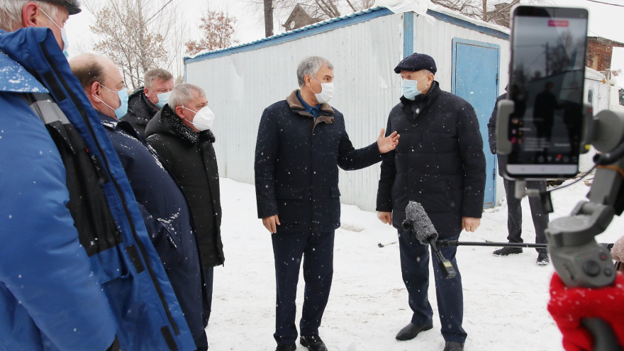 Вы губернатору втирайте: спикер Госдумы рассказал, как министр здравоохранения тренирует главу региона