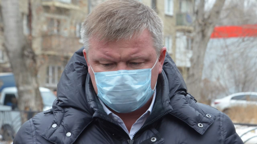 Главе Саратова пожаловались на снежную кашу на мосту через Глебучев овраг