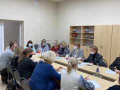 Родители учеников попросили нового директора школы Аврора организовать занятия в бассейне