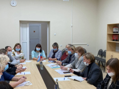 Родители учеников попросили нового директора школы Аврора организовать занятия в бассейне