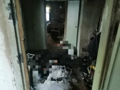 Житель поселка нашел мертвого соседа у горящего умывальника: его могло убить током 