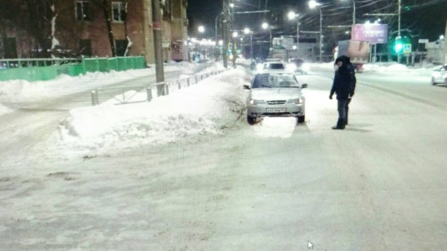 В Саратове водитель такси сбил пешехода-нарушителя