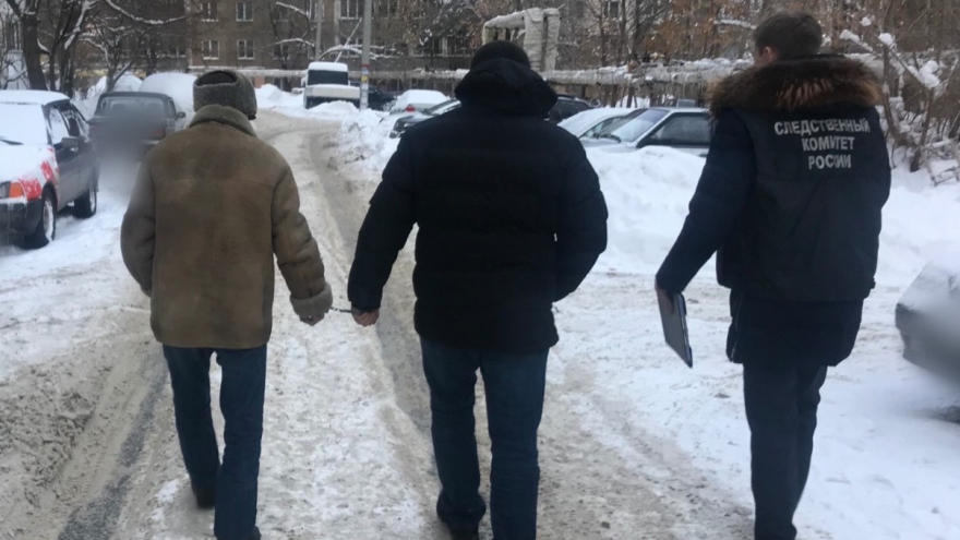 В овраге нашли труп мужчины в мешке: в убийстве заподозрили его отца