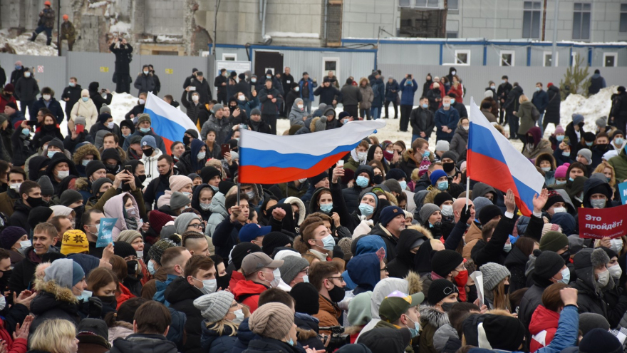 Больше тысячи человек пришли на несанкционированную акцию в центре Саратова