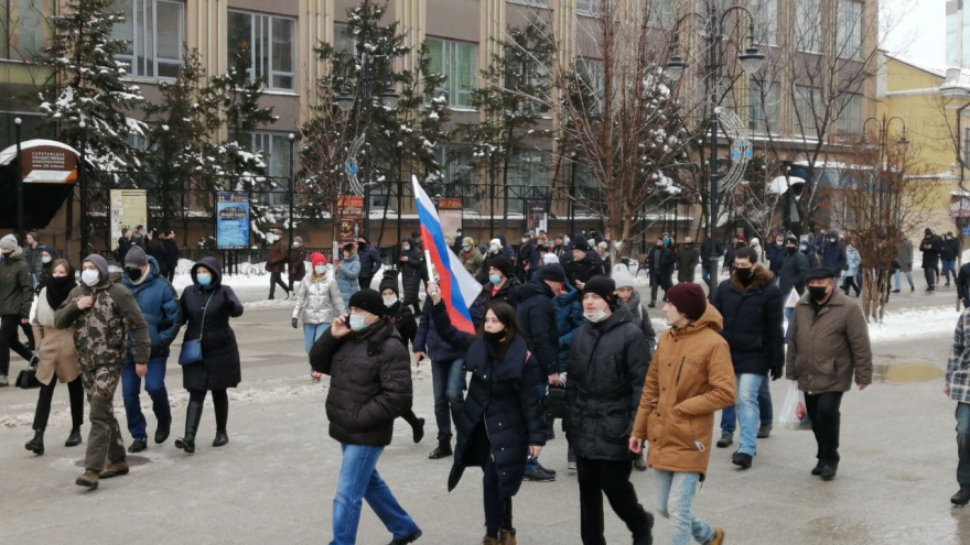 Больше тысячи человек пришли на несанкционированную акцию в центре Саратова