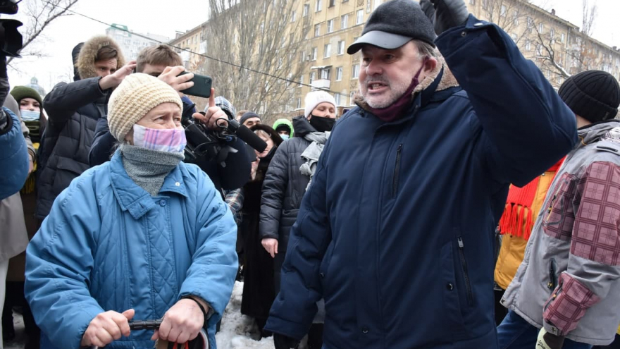 Больше тысячи человек пришли на несанкционированную акцию в центре Саратова