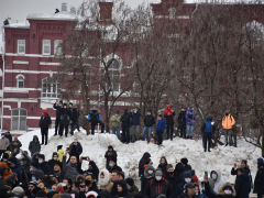 Больше тысячи человек пришли на несанкционированную акцию в центре Саратова