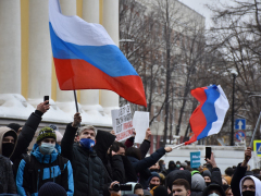 Больше тысячи человек пришли на несанкционированную акцию в центре Саратова