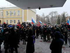 Больше тысячи человек пришли на несанкционированную акцию в центре Саратова