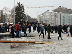 Больше тысячи человек пришли на несанкционированную акцию в центре Саратова