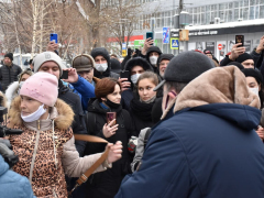 Больше тысячи человек пришли на несанкционированную акцию в центре Саратова