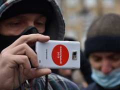 Больше тысячи человек пришли на несанкционированную акцию в центре Саратова