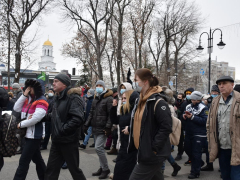Больше тысячи человек пришли на несанкционированную акцию в центре Саратова