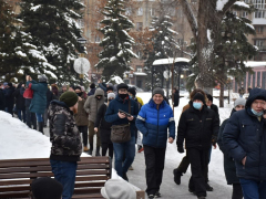 Больше тысячи человек пришли на несанкционированную акцию в центре Саратова