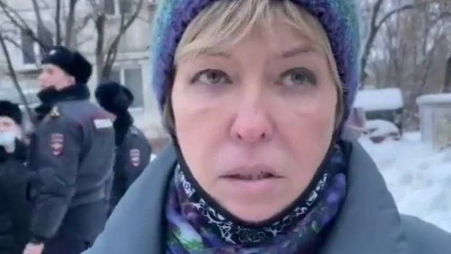 Глыба льда убила ребенка: маме погибшего вызвали скорую помощь