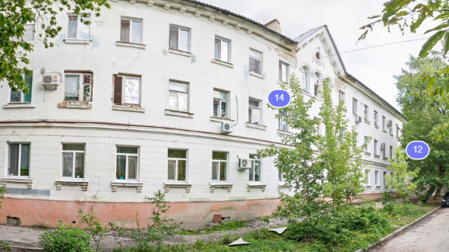 В Саратове из аварийного дома выселят жильцов: здание решили не сносить