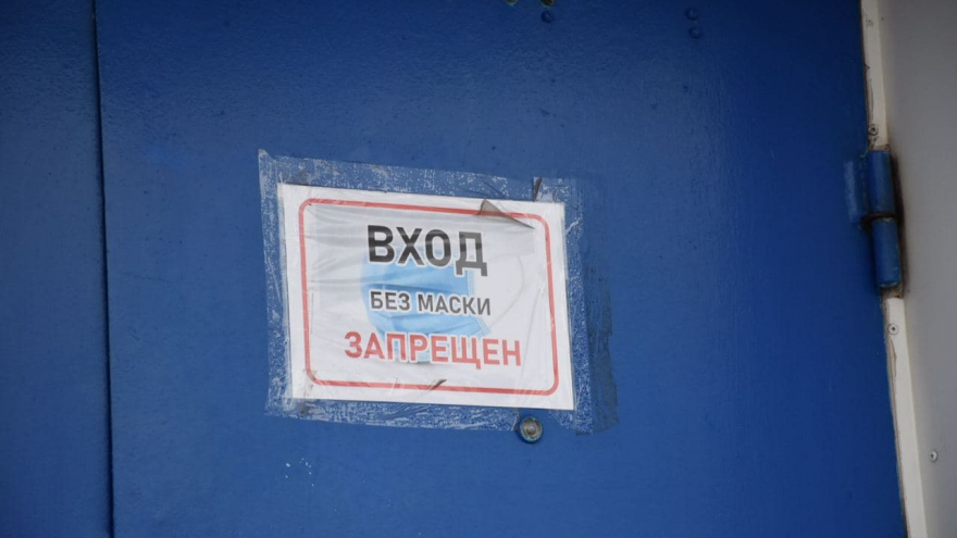 Верить надо: пожилых сотрудников энгельсского завода привили от коронавируса