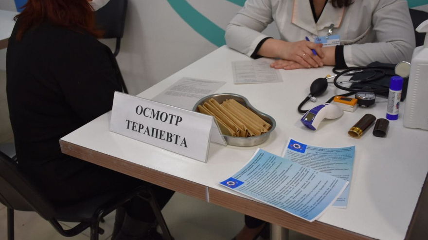 В Триумф Молле открыли пункт, где делают прививки от COVID-19: саратовцам рассказали, сколько дней после укола нельзя выпивать и ходить в сауну