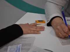 В Триумф Молле открыли пункт, где делают прививки от COVID-19: саратовцам рассказали, сколько дней после укола нельзя выпивать и ходить в сауну