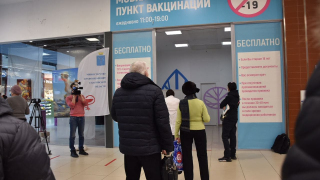 В Триумф Молле открыли пункт, где делают прививки от COVID-19: саратовцам рассказали, сколько дней после укола нельзя выпивать и ходить в сауну