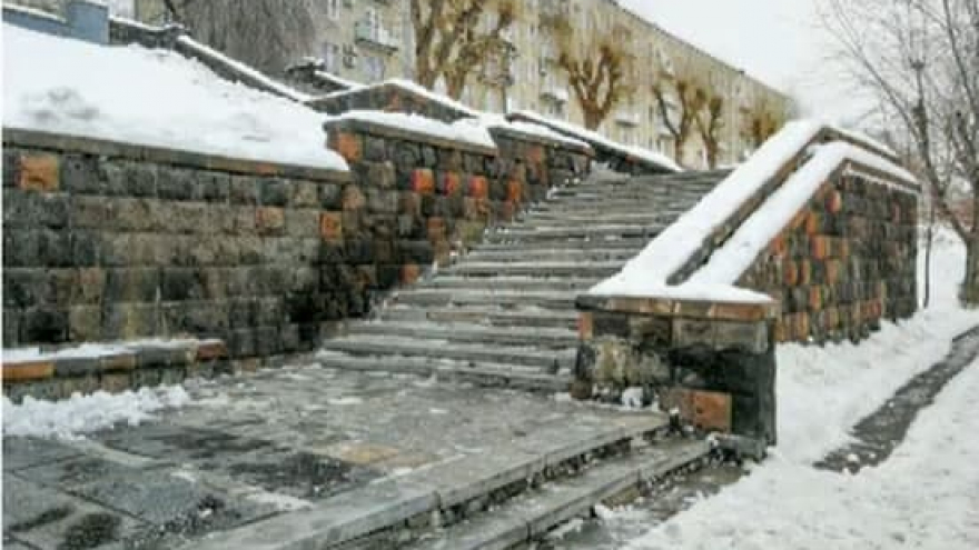 Власти Саратова хотят заменить туф на набережной на гранит и златолит: градозащитники выступили против
