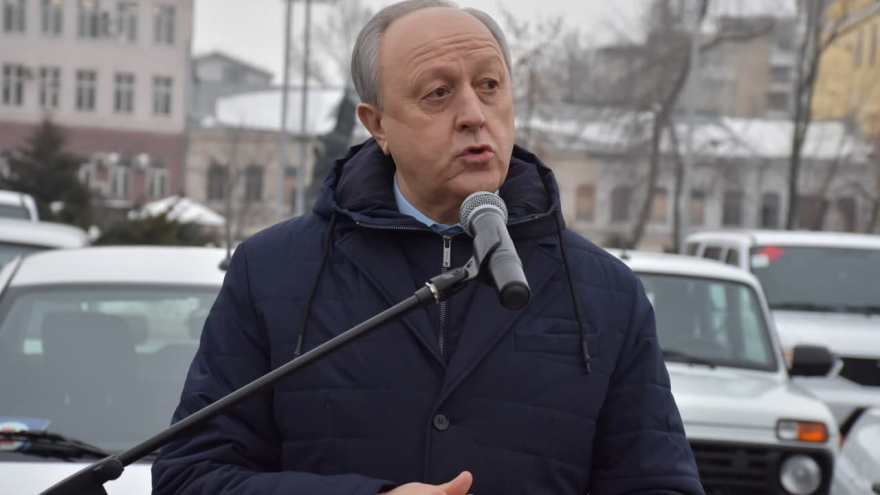 Шепчет!: губернатор Валерий Радаев проверил, как работают новые машины для саратовских медиков