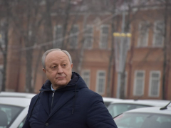 Шепчет!: губернатор Валерий Радаев проверил, как работают новые машины для саратовских медиков