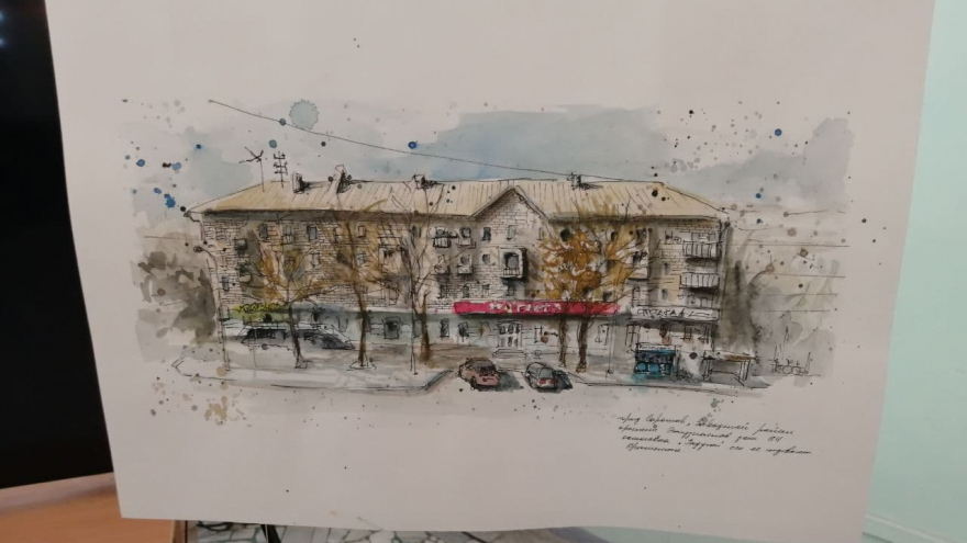 В Саратове открылась выставка художника, который рисует на кофейных стаканчиках