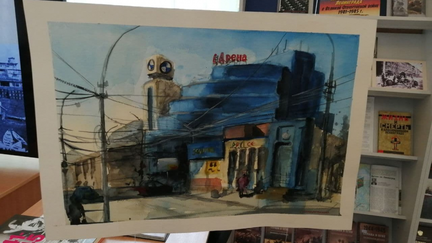 В Саратове открылась выставка художника, который рисует на кофейных стаканчиках