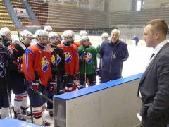Глава саратовского правительства рассказал, как власти собираются бороться с оттоком хоккеистов в другие регионы