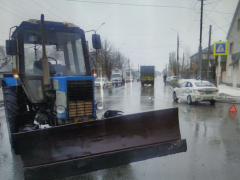 В Саратовской области в ДТП попали таксисты и тракторист: три человека в больнице